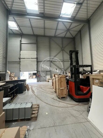 Industrial in Toulouse for lease - Interior Photo - Image 3 of 5