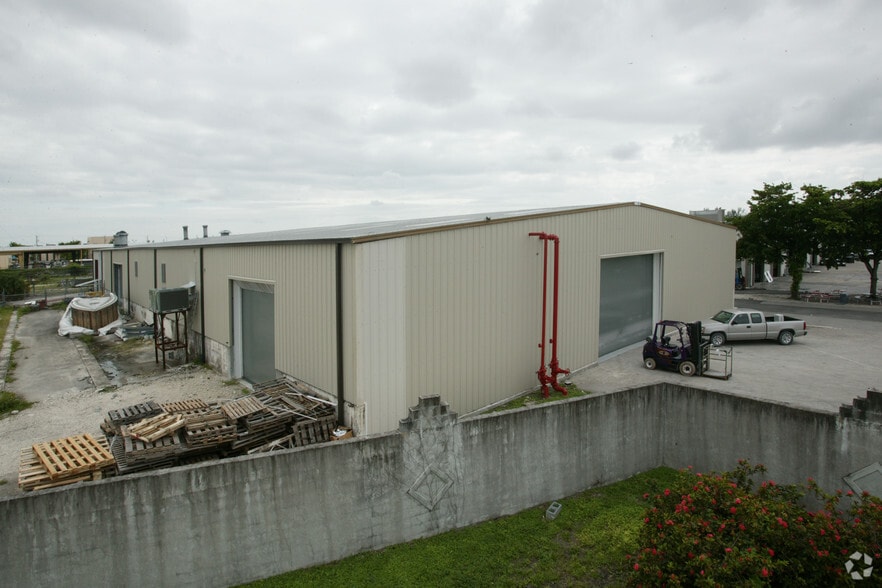 13041 NW 43rd Ave, Opa-locka, FL for lease - Building Photo - Image 2 of 4