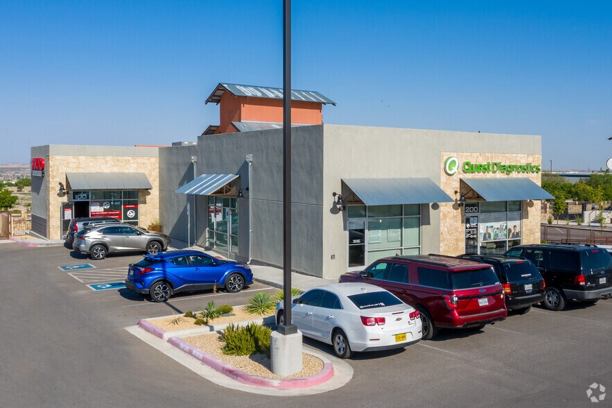 1571 N Resler Dr, El Paso, TX à louer - Photo du bâtiment - Image 2 de 33