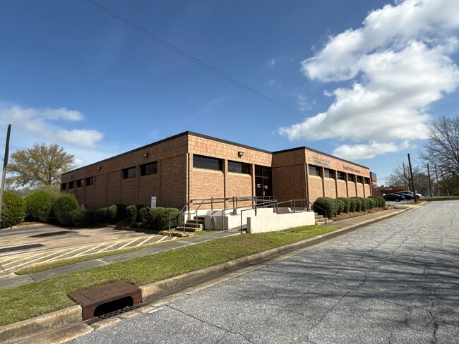 Plus de détails pour 1942 North Ave, Columbus, GA - Bureau à louer