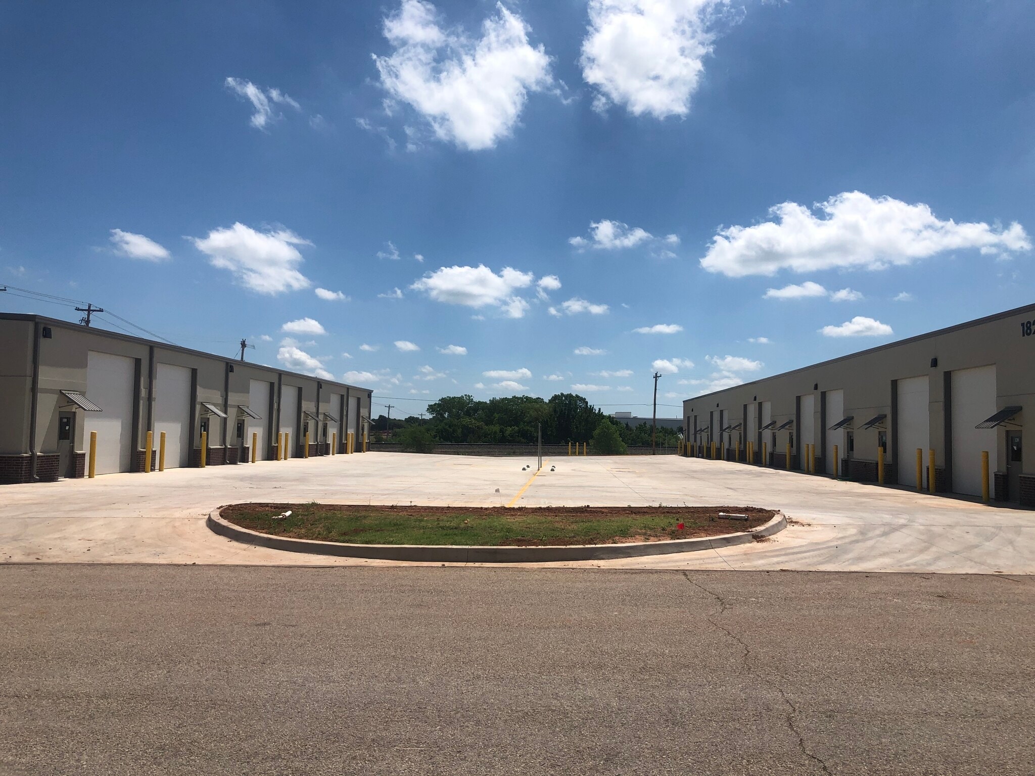 1820 W Tecumseh Rd, Norman, OK à louer Photo du bâtiment- Image 1 de 14