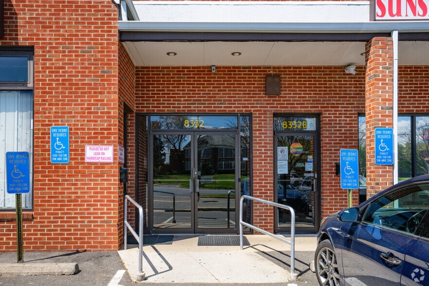 8332 Richmond Hwy, Alexandria, VA for lease - Building Photo - Image 2 of 26