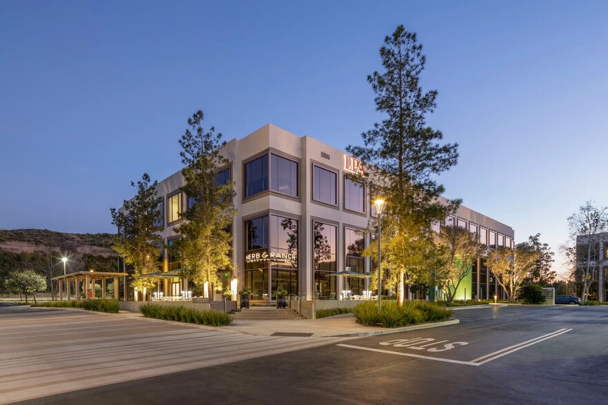 111 Academy Dr, Irvine, CA for lease - Building Photo - Image 3 of 43