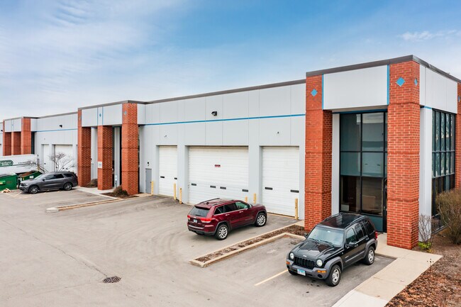 Plus de détails pour 951 N Main St, Lombard, IL - Industriel à louer