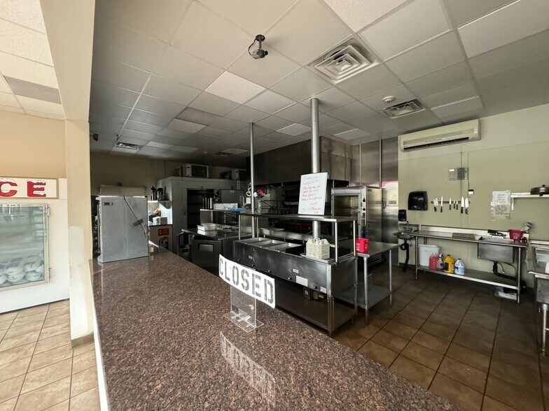 1 Oxford Rd, Oxford, CT à louer - Photo intérieure - Image 3 de 6