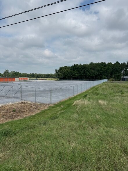 68871 White School Rd, Sturgis, MI for lease - Building Photo - Image 3 of 3