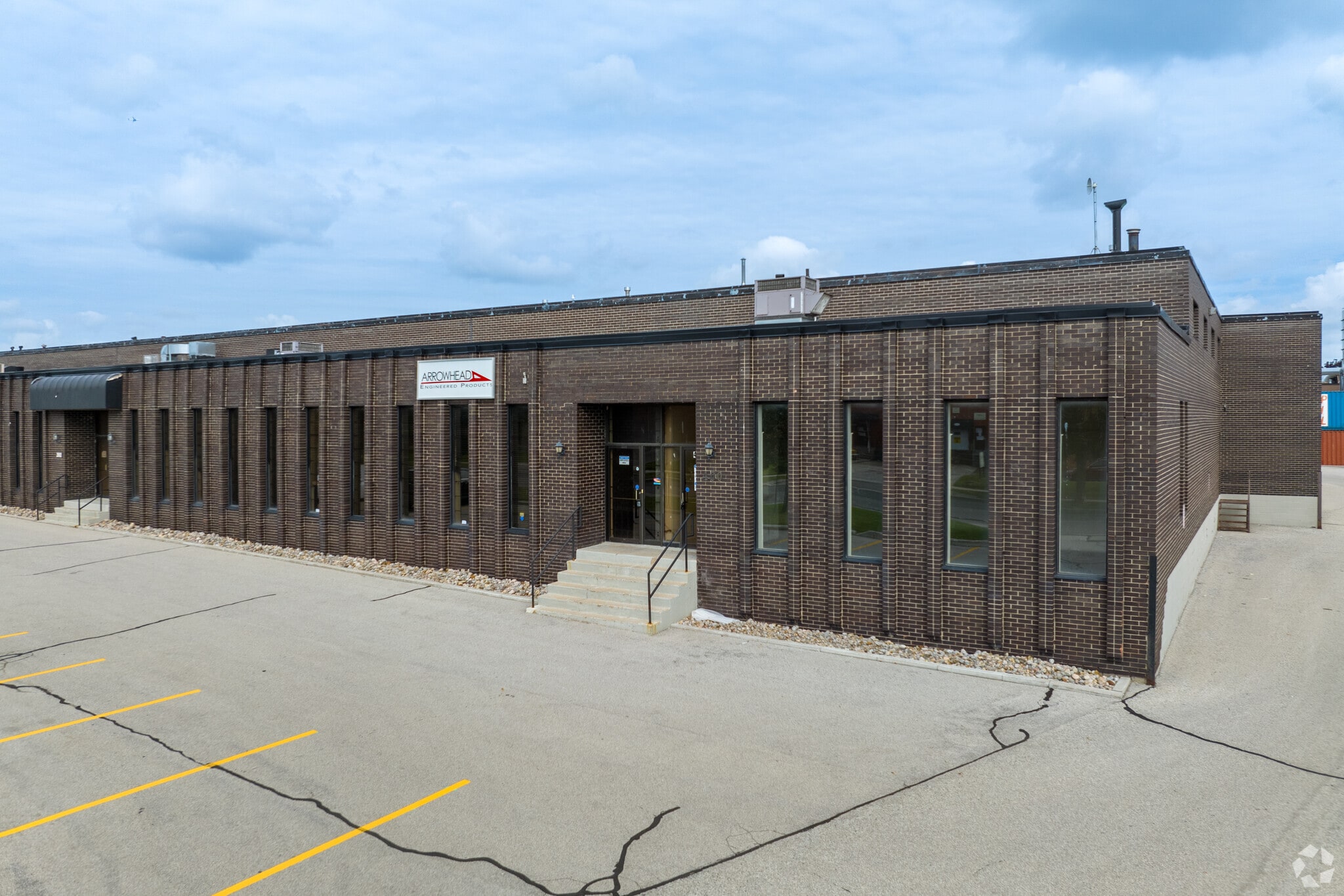 382-400 Canarctic Dr, Toronto, ON for lease Primary Photo- Image 1 of 4