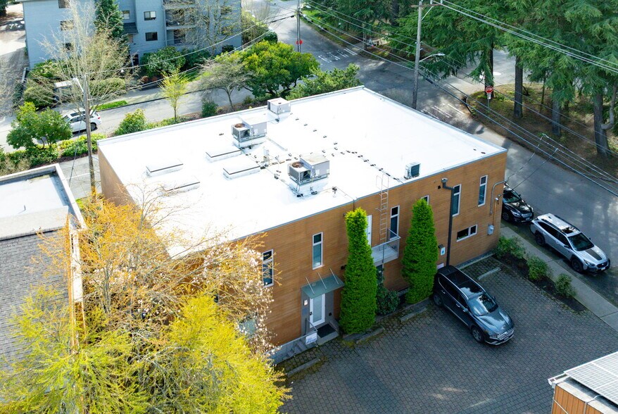 4300 36th Ave W, Seattle, WA à vendre - Photo du bâtiment - Image 2 de 5
