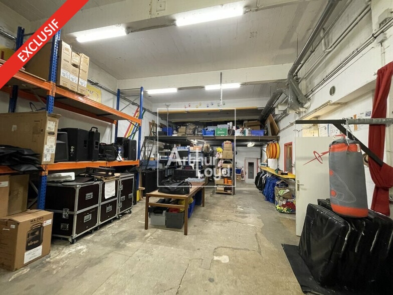 Office in Fontainebleau for sale - Interior Photo - Image 2 of 5