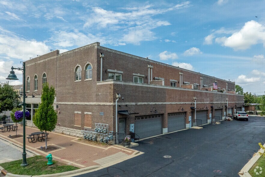 431-447 Talcott St, Lemont, IL for sale - Building Photo - Image 2 of 5