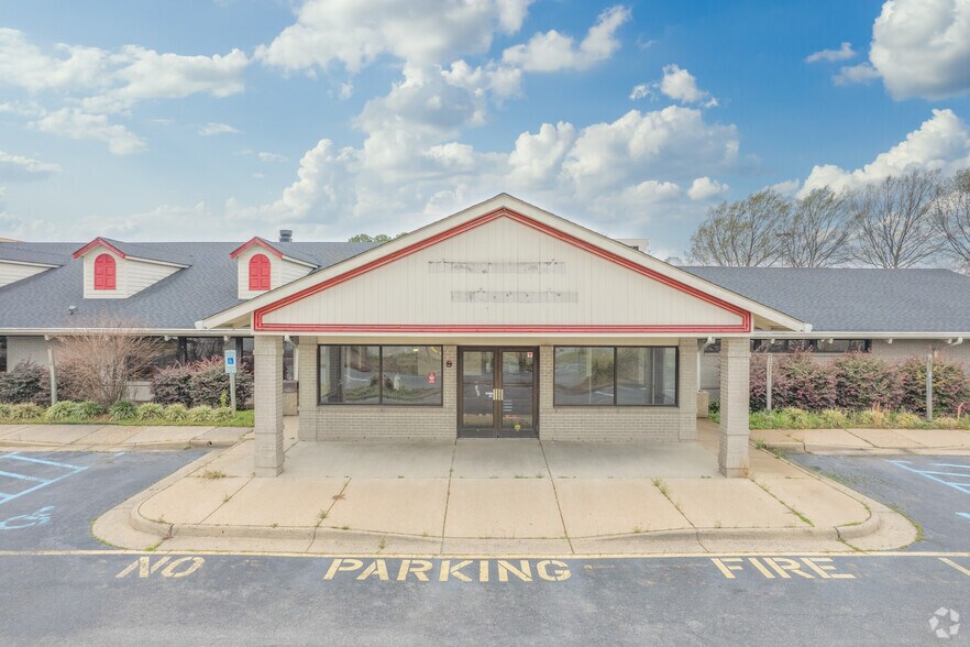 2324 Chesapeake Square Ring Rd, Chesapeake, VA à vendre - Photo du bâtiment - Image 2 de 5