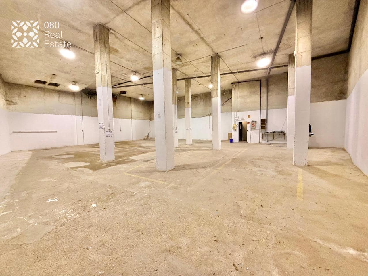 Retail in Cornellà de Llobregat, Barcelona for lease Interior Photo- Image 1 of 5