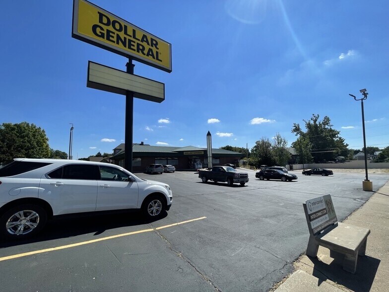 2000 Broadway St, Quincy, IL à louer - Photo du bâtiment - Image 2 de 7