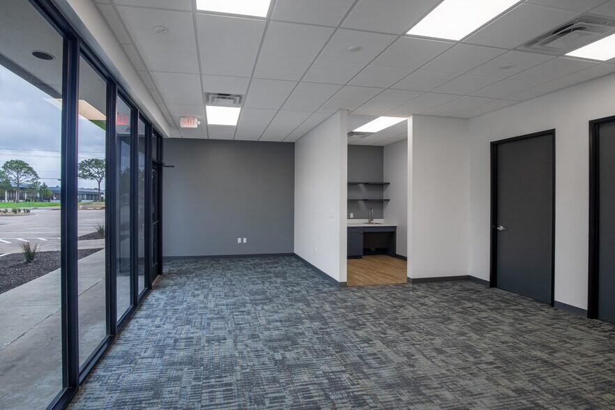10325 Landsbury Dr, Houston, TX à louer - Photo intérieure - Image 3 de 8