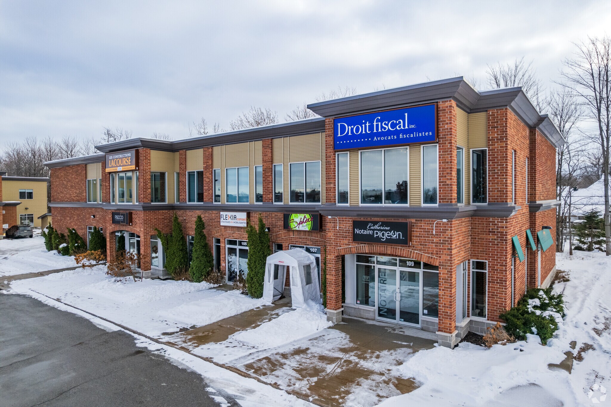 3175 Boul De La Pinière, Terrebonne, QC for sale Primary Photo- Image 1 of 1