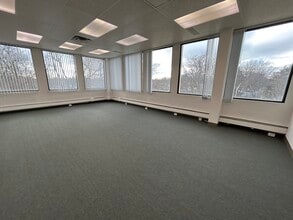 125 S Wilke Rd, Arlington Heights, IL à louer Photo intérieure- Image 2 de 2