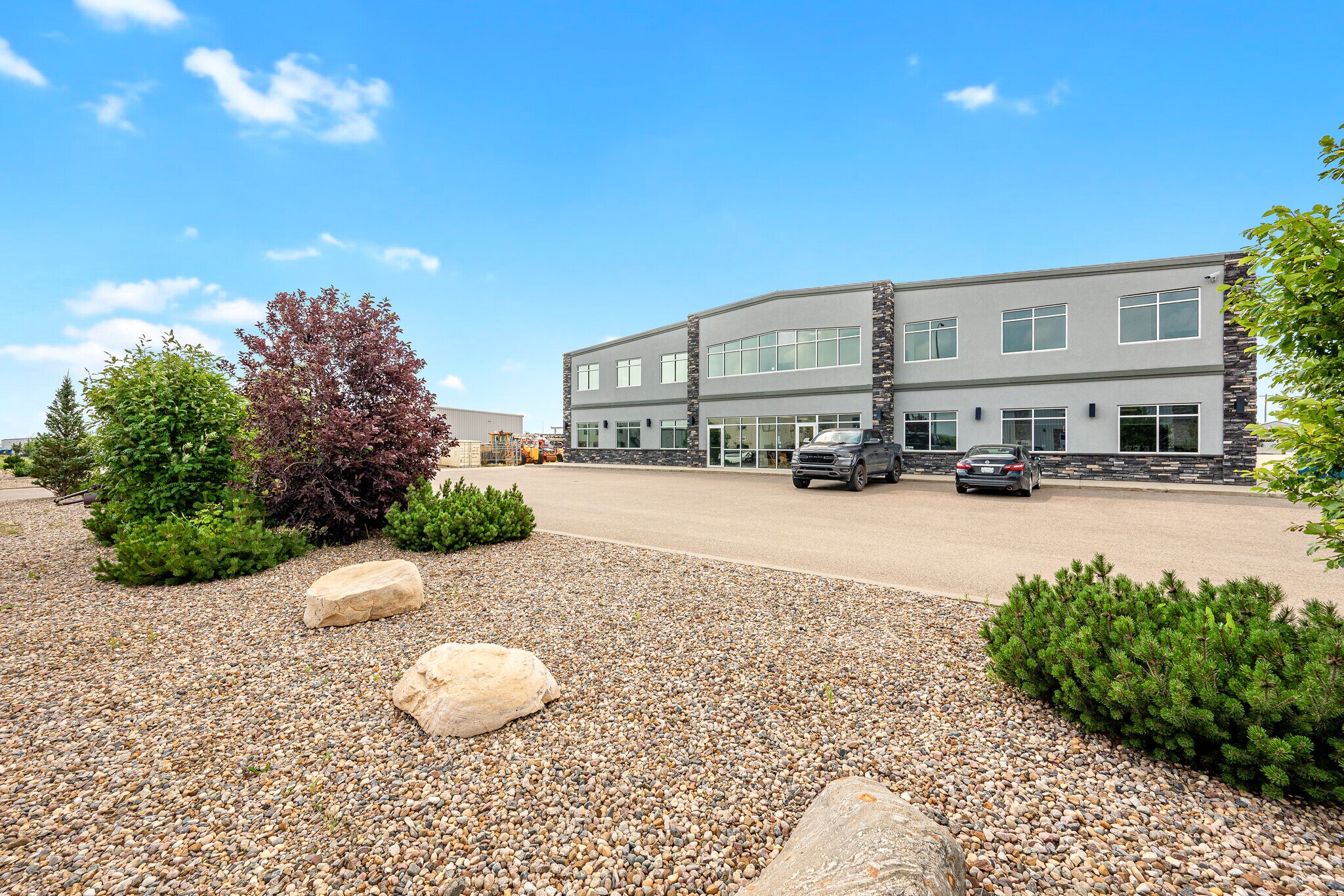 7187 56 St, Lloydminster, AB for lease Building Photo- Image 1 of 23