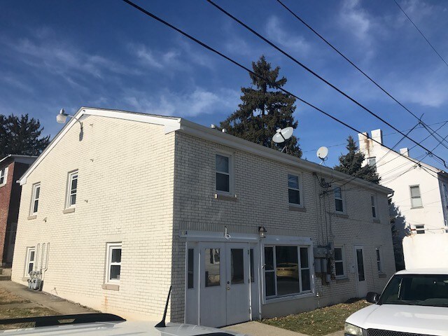 183 Ridge St, Emmaus, PA à louer - Photo du bâtiment - Image 2 de 2