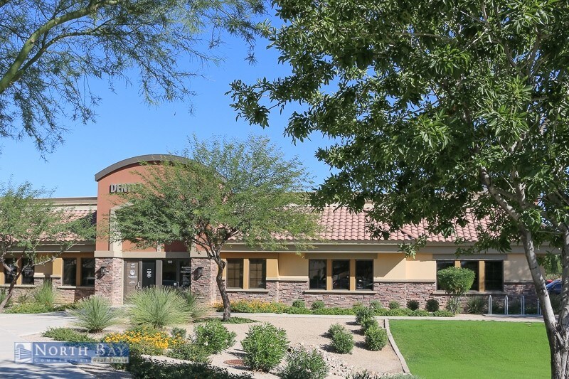 3509 S Mercy Rd, Gilbert, AZ à louer - Photo du bâtiment - Image 3 de 9