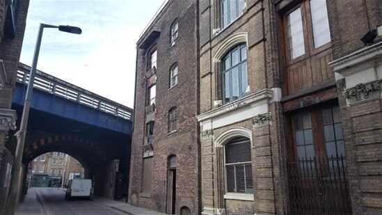 4 O'Meara St, Londres à louer - Photo du bâtiment - Image 1 de 1