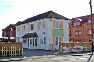 Plus de détails pour 76 Franklynn Rd, Haywards Heath - Commerce de détail à vendre