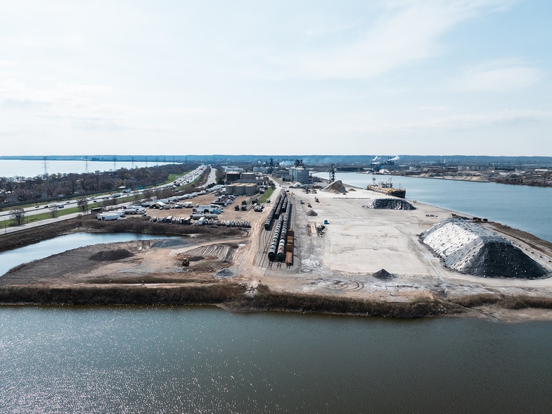 Pier 27, Hamilton, ON for lease - Primary Photo - Image 1 of 7