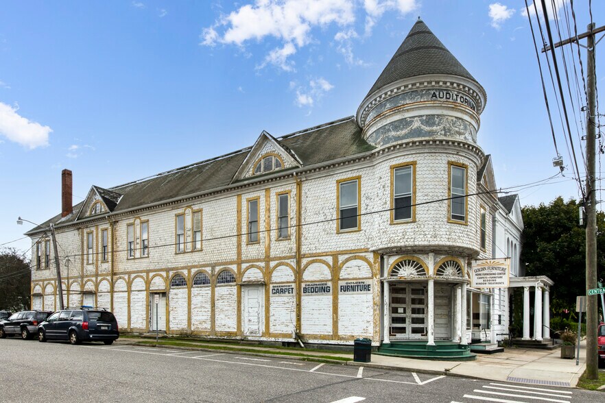 434 Main St, Greenport, NY à vendre - Photo du bâtiment - Image 3 de 17