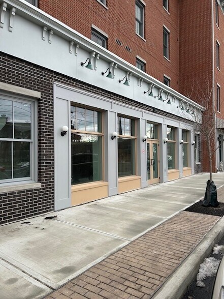 76 N 7th St, Hudson, NY à louer - Photo du bâtiment - Image 2 de 7
