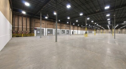 225 Raritan Center Pky, Edison, NJ for lease Interior Photo- Image 1 of 4