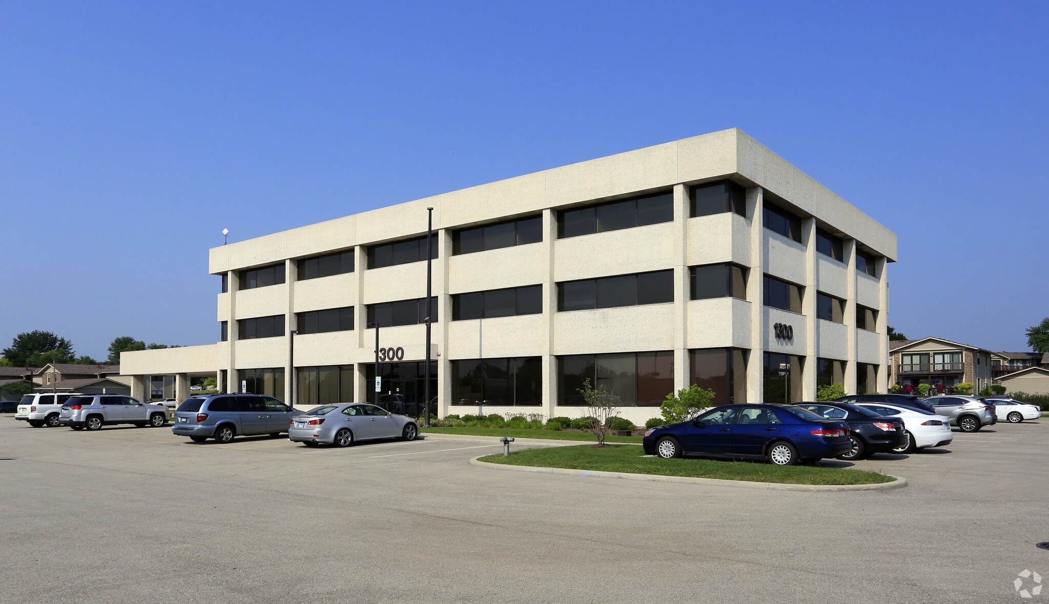 1300 Greenbrook Blvd, Hanover Park, IL for lease Primary Photo- Image 1 of 18