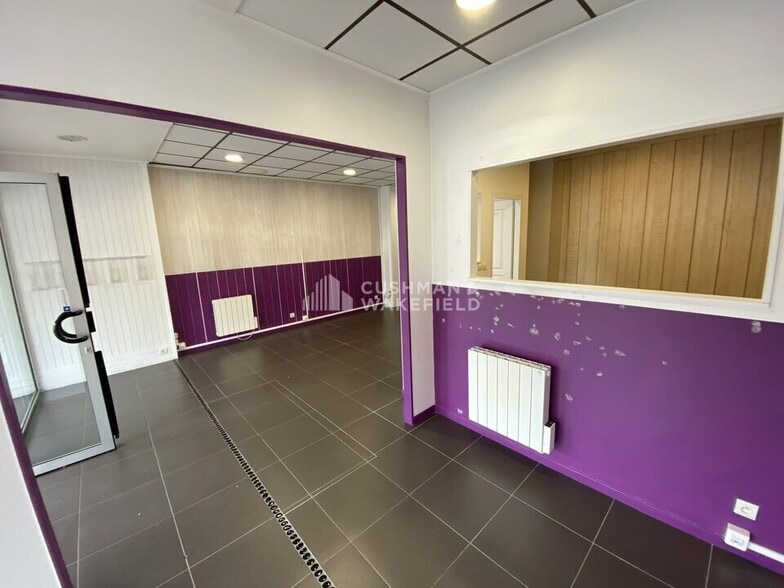 Retail in Bruges for lease - Interior Photo - Image 2 of 10