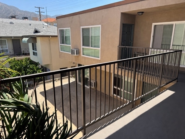 528 E Verdugo Ave, Burbank, CA for sale - Building Photo - Image 2 of 6