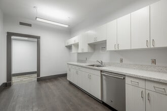 1410 Cowart St, Chattanooga, TN for sale Interior Photo- Image 2 of 10