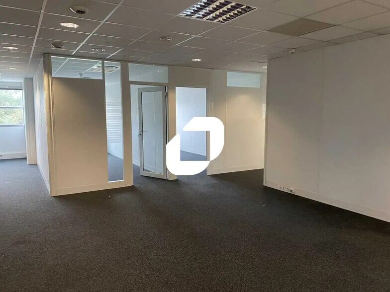 Office in Mérignac for lease - Interior Photo - Image 3 of 5