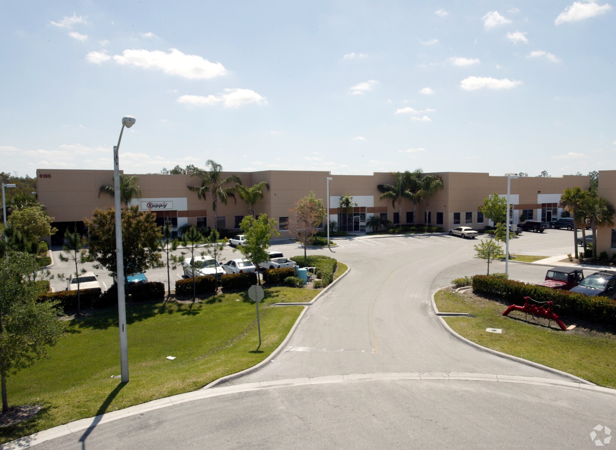 Industriel dans Fort Myers, FL à vendre Photo principale- Image 1 de 1