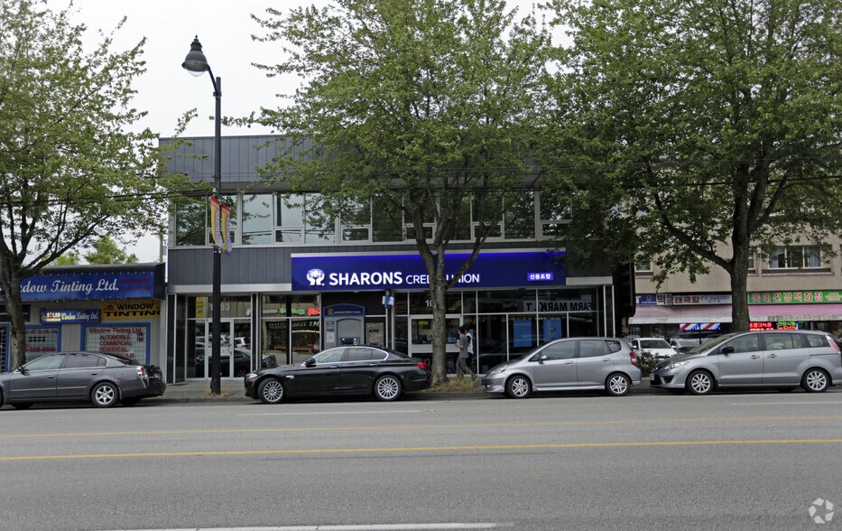 1053-1055 Kingsway, Vancouver, BC à louer - Photo du bâtiment - Image 3 de 8