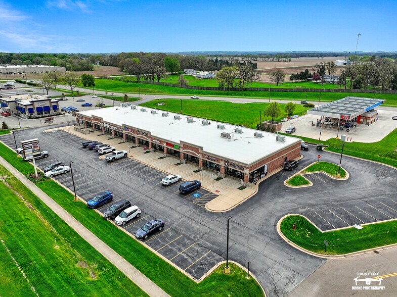 6500-6572 W Route 34, Plano, IL à vendre - Photo du bâtiment - Image 3 de 7