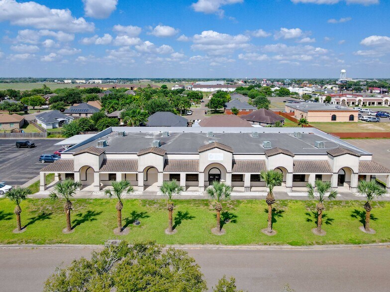 848 Palm Dr, Elsa, TX à louer - Photo principale - Image 1 de 17