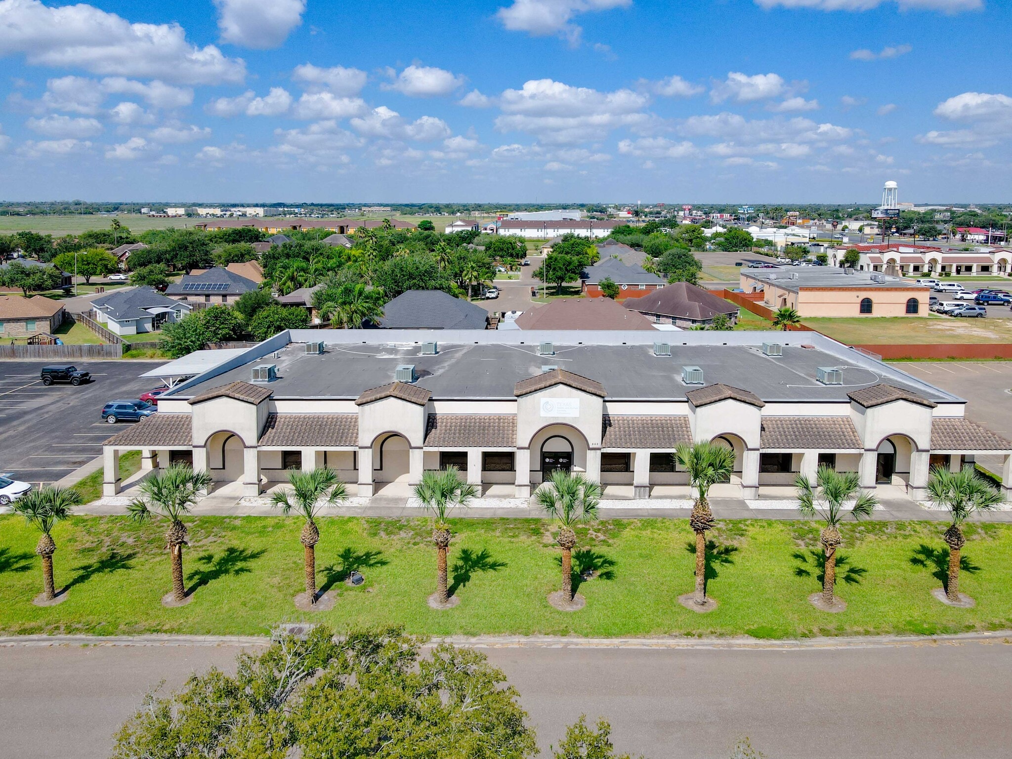 848 Palm Dr, Elsa, TX for lease Primary Photo- Image 1 of 18
