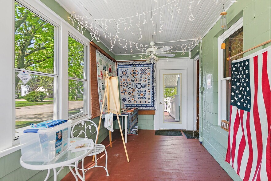 290 S State St, Hampshire, IL à vendre - Photo du bâtiment - Image 2 de 13