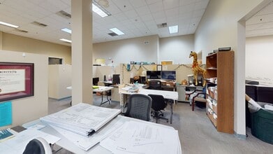 10 Commerce Park N, Bedford, NH for lease Interior Photo- Image 2 of 16