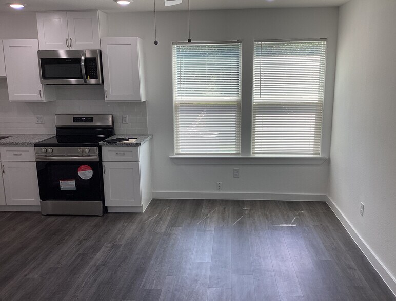 7125 Bywood St, Houston, TX for sale - Building Photo - Image 3 of 10