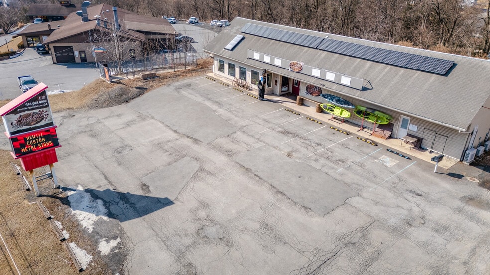 400 Interchange Rd, Lehighton, PA à vendre - Photo du bâtiment - Image 2 de 17