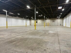 918 113th St, Arlington, TX for lease Interior Photo- Image 2 of 6