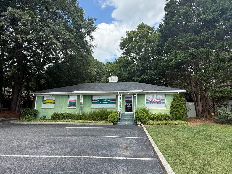 2960 N Druid Hills Rd NE, Atlanta, GA à louer - Photo du bâtiment - Image 3 de 3