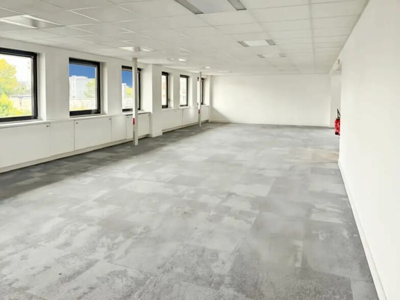 Bureau dans Maisons-Alfort à louer - Photo intérieure - Image 2 de 8