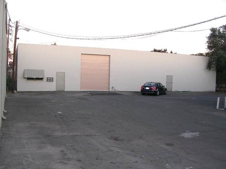 4664 E Waterloo Rd, Stockton, CA for lease - Building Photo - Image 1 of 9