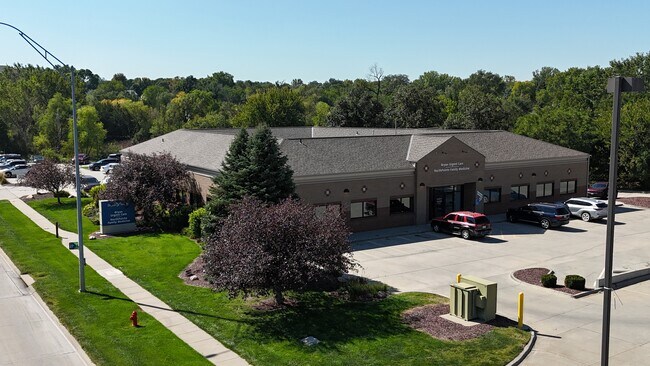 Plus de détails pour 5901 N 27th St, Lincoln, NE - Bureau à louer