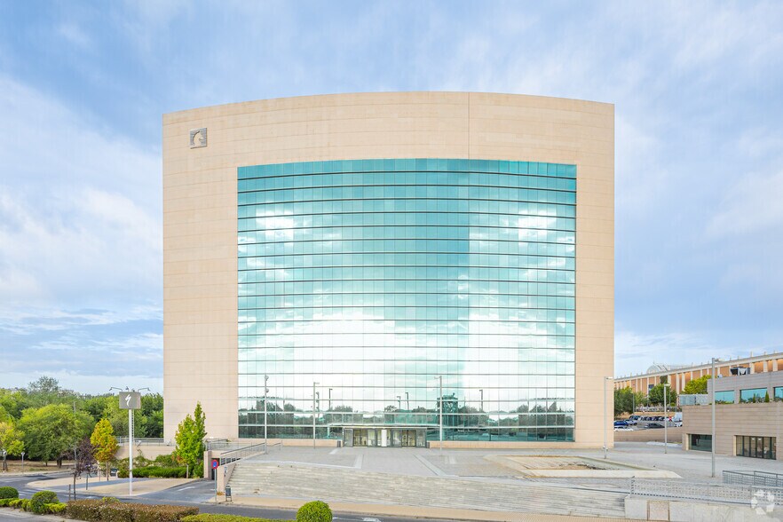 Avenida Juncal, 24, San Sebastián de los Reyes, Madrid à louer - Photo du bâtiment - Image 1 de 23