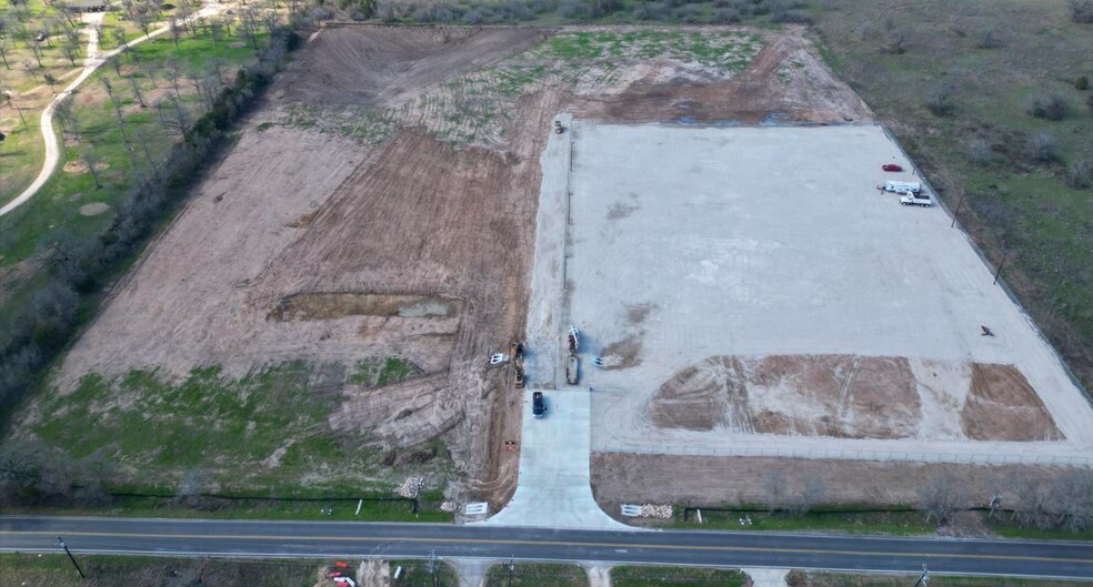 3940 Caldwell Lane, Del Valle, TX à louer - Photo du bâtiment - Image 2 de 4